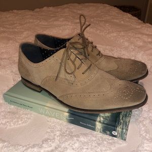 Florsheim Sand Wingtips